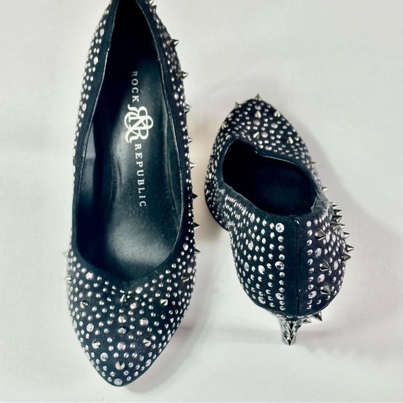 ROCK & REPUBLIC Black Studden Heels 7.5 - Picture 4 of 6